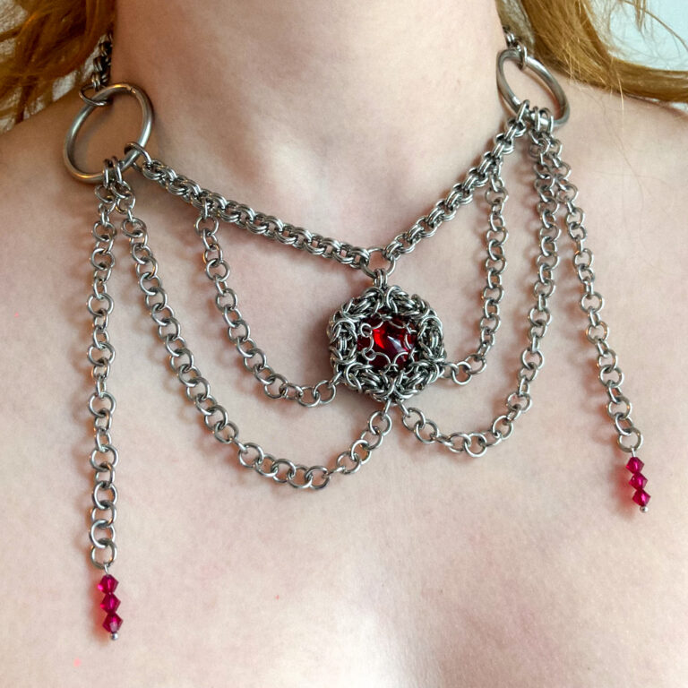 Bitten necklace